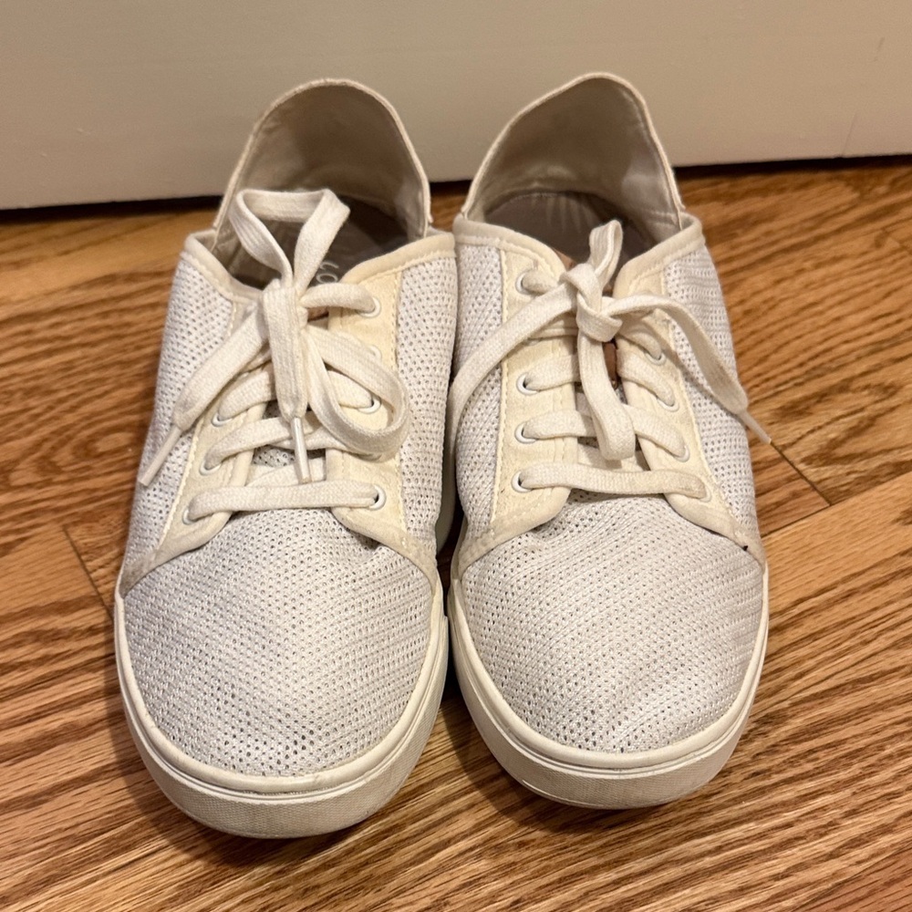 OluKai white cloth Lace-Up Sneakers 9.5W